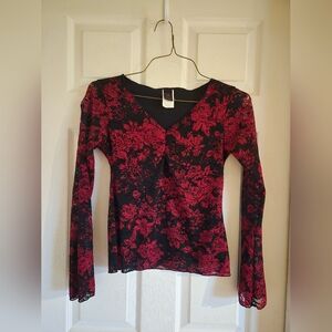 Wrapper Elegant Black and Red Floral Long Sleeve Top